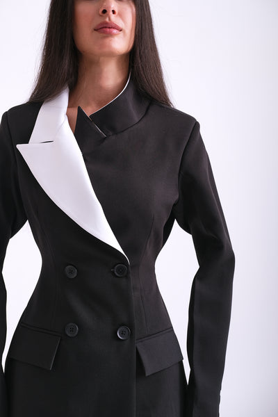STRUCTURED NECKLINE BLAZER